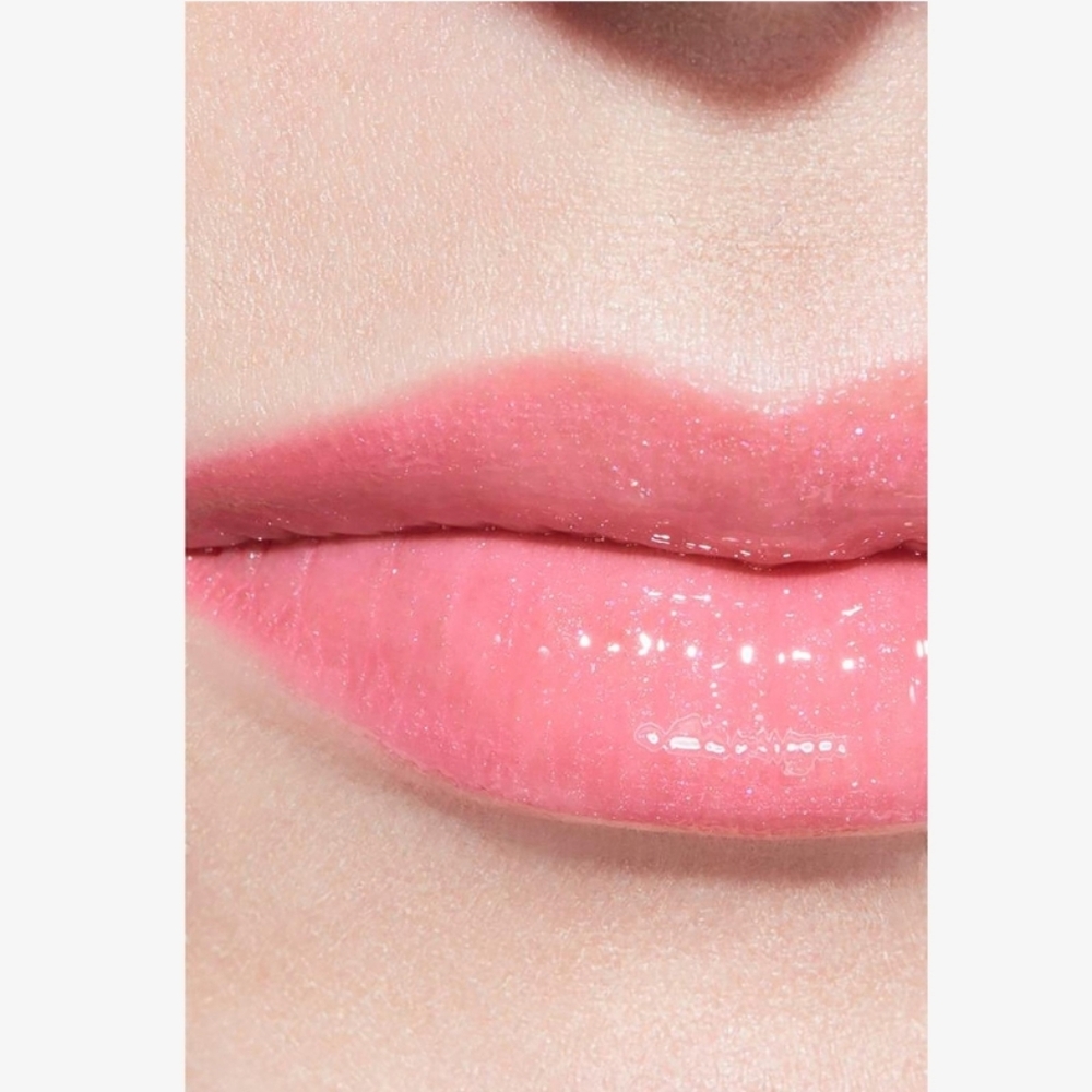 CHANEL Rouge Coco Gloss Moisturizing Glossimer in 728 Rose Pulpe AUTHENTIC - Picture 5 of 16